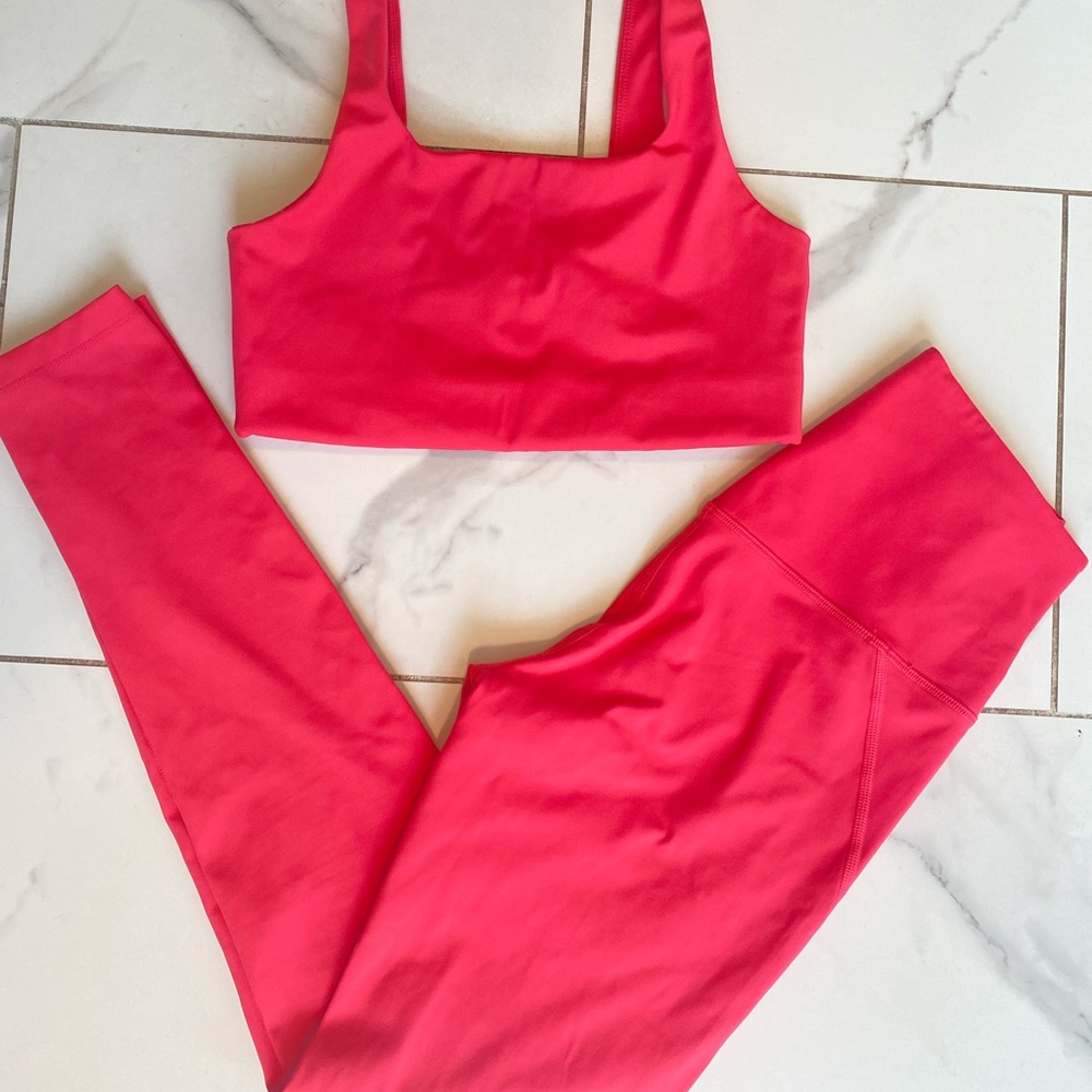 Girlfriend Collective Geranium set both size small leggings and bra